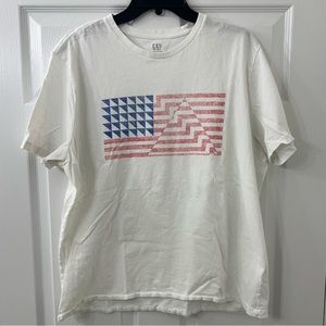 Gap Men’s Faded American Flag shirt